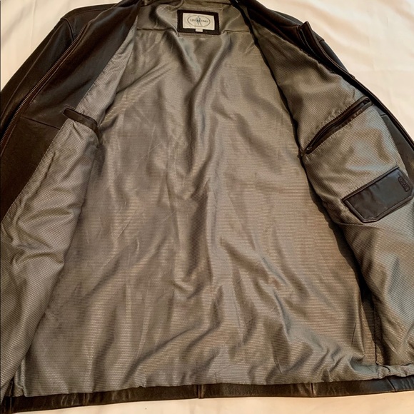 SOLD...Men’s brown leather jacket. - Picture 3 of 3